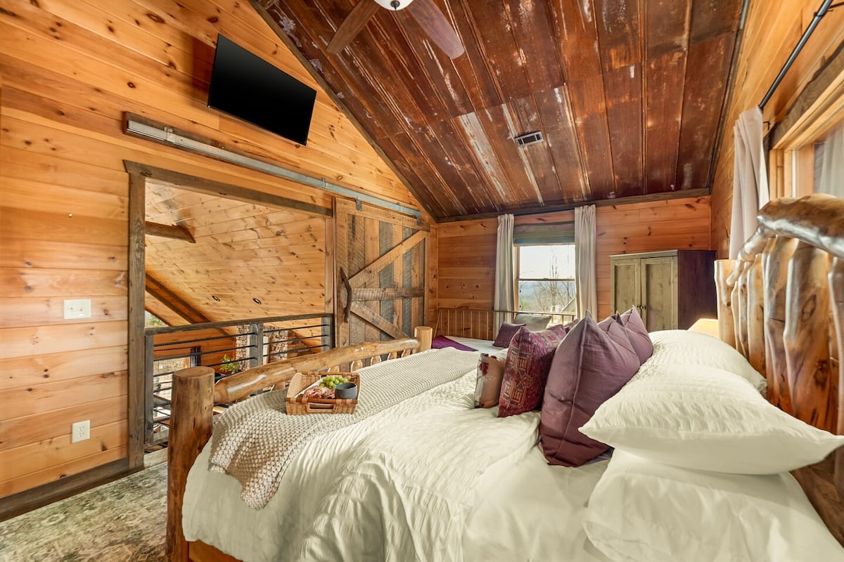6c4bed20-8b3a-459a-af45-33ea9e398df2